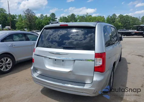 2012 Chrysler Town & Country Touring z USA, uszkodzony, nr VIN 2C4RC1BG0CR306088
